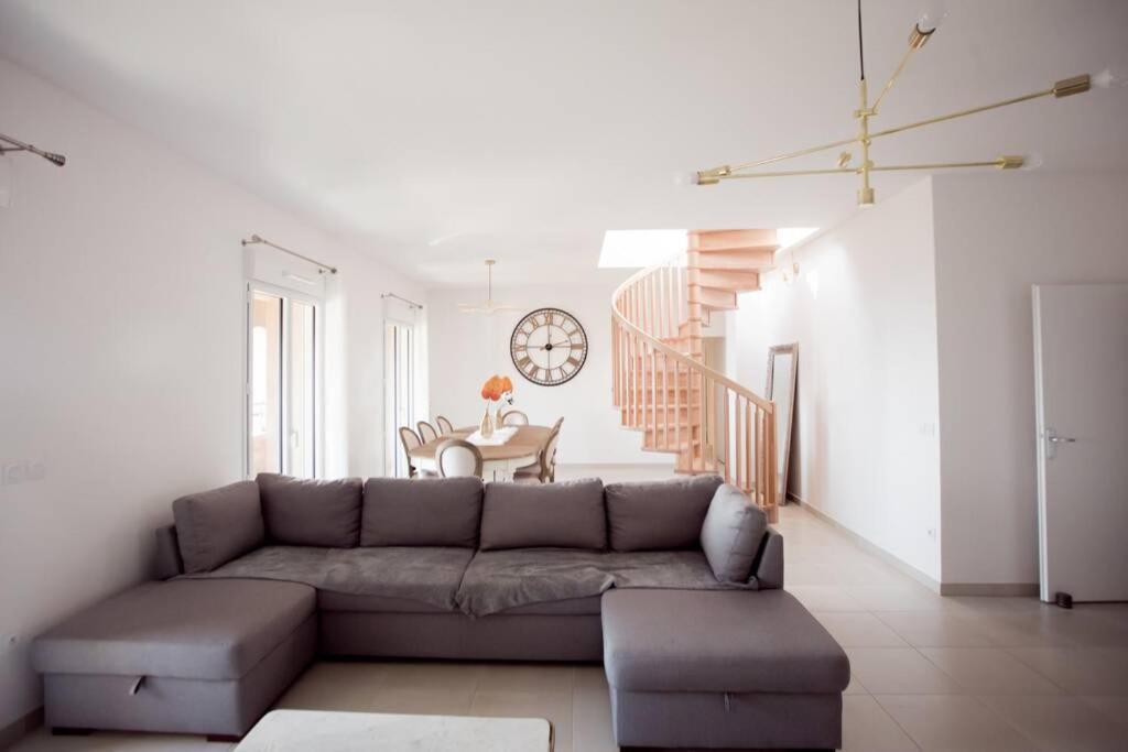 Magnifique Appartement Avec Vue Imprenable La Londe-les-Maures Luaran gambar