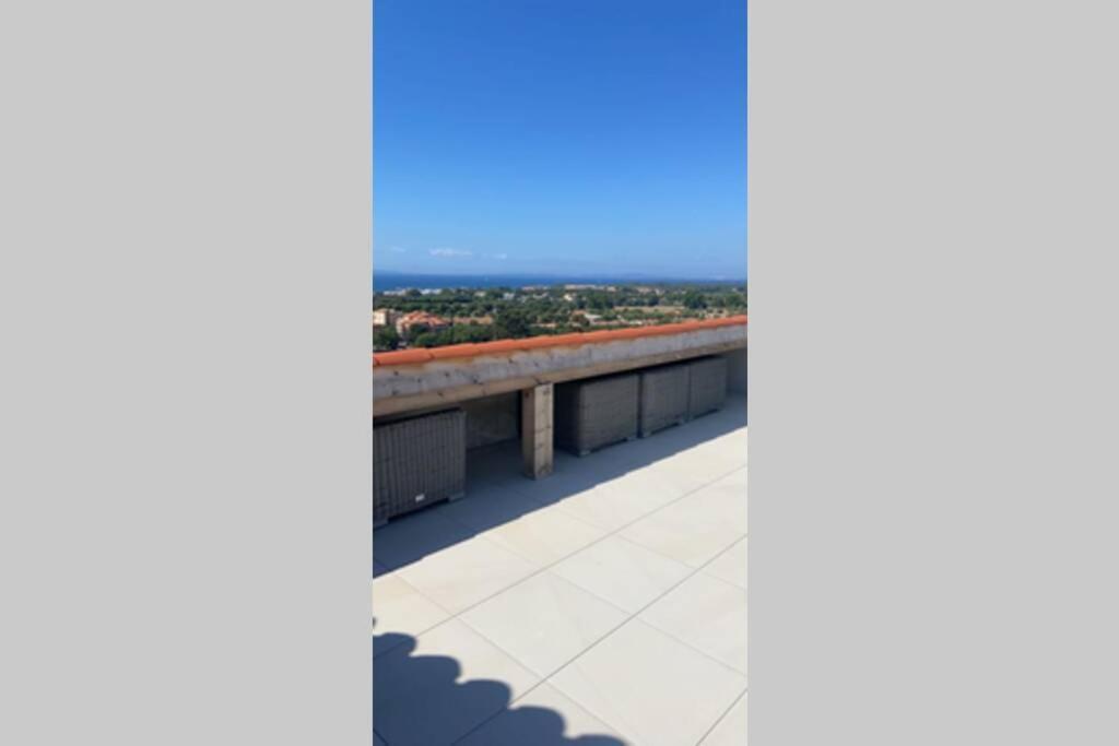 Magnifique Appartement Avec Vue Imprenable La Londe-les-Maures Luaran gambar
